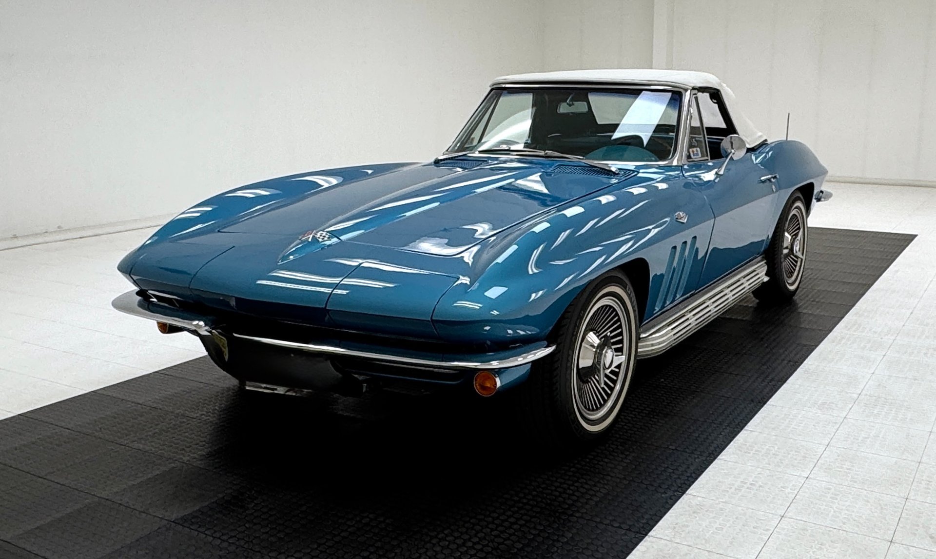 1965 Chevrolet Corvette - Convertible, foto 2