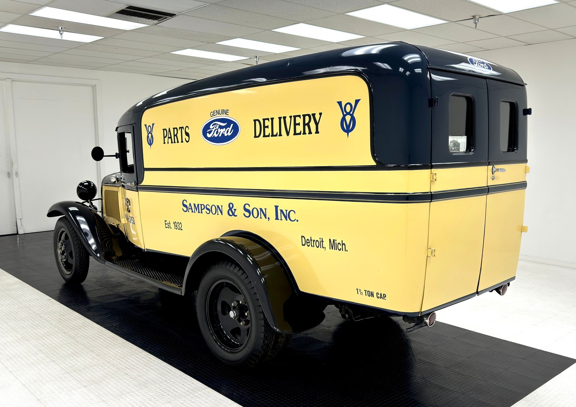 1932 Ford Model BB - 1 1/2 Ton Panel Delivery, foto 3