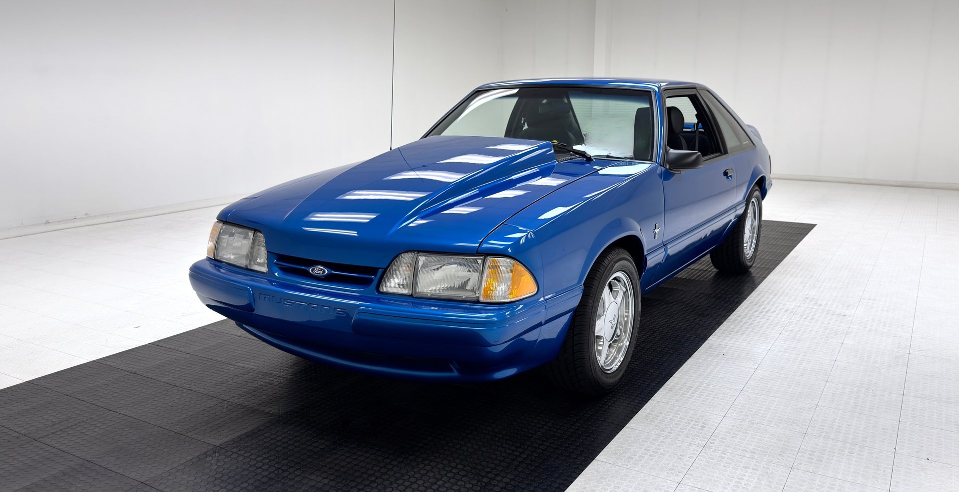 1989 Ford Mustang - LX Hatchback, foto 1