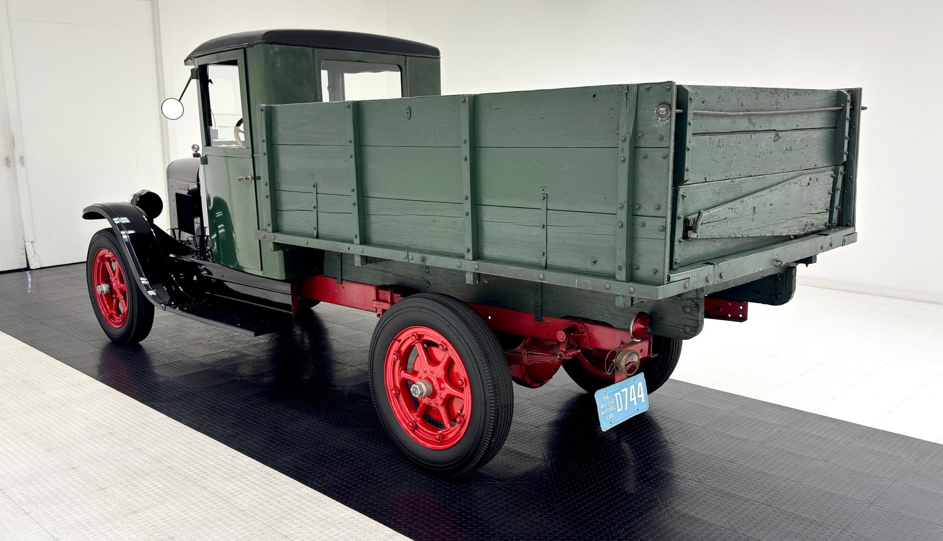 1930 International Six-Speed Special - 1 Ton Truck, foto 3