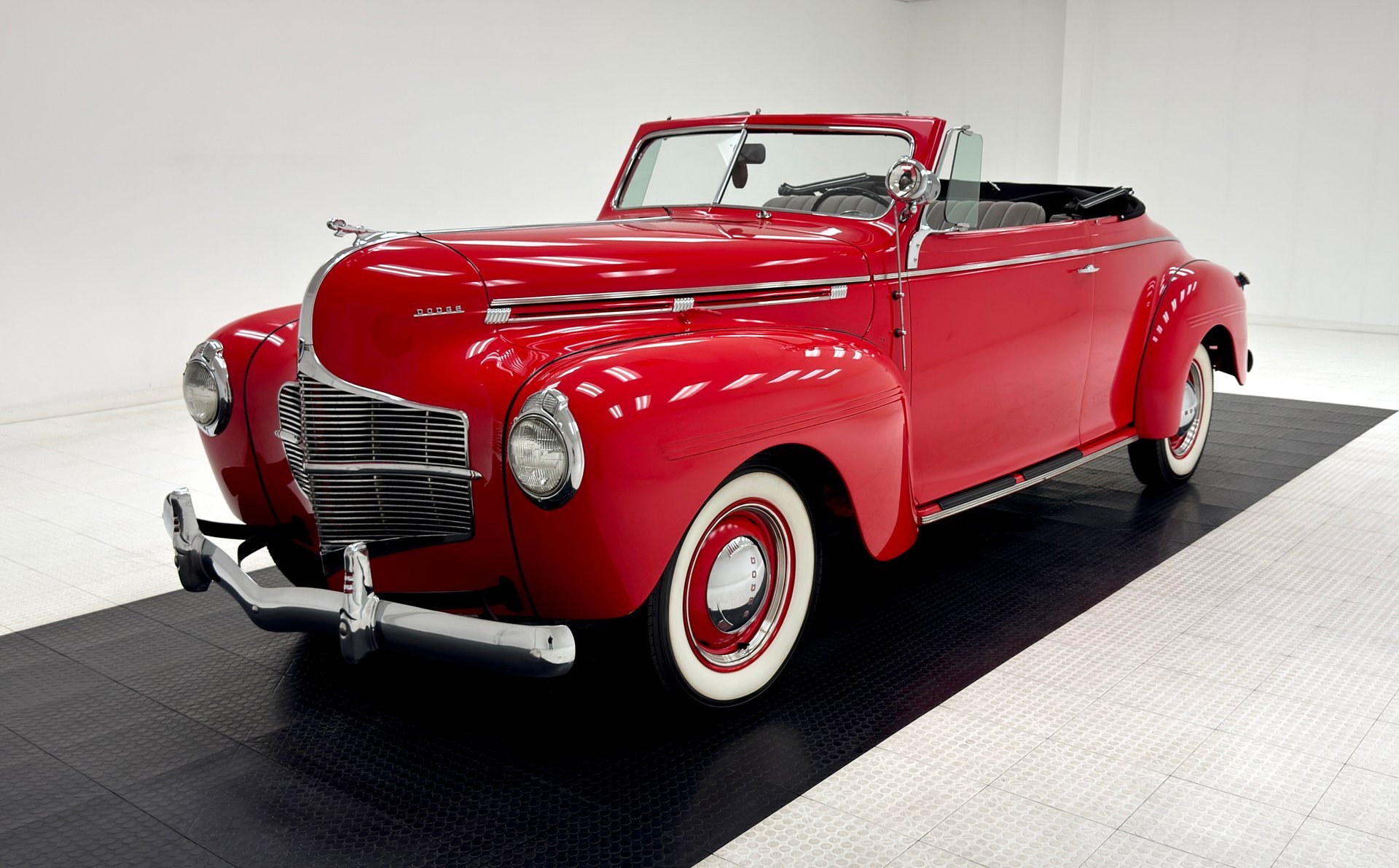 1940 Dodge D14 - Series D14 Convertible Coupe, foto 2