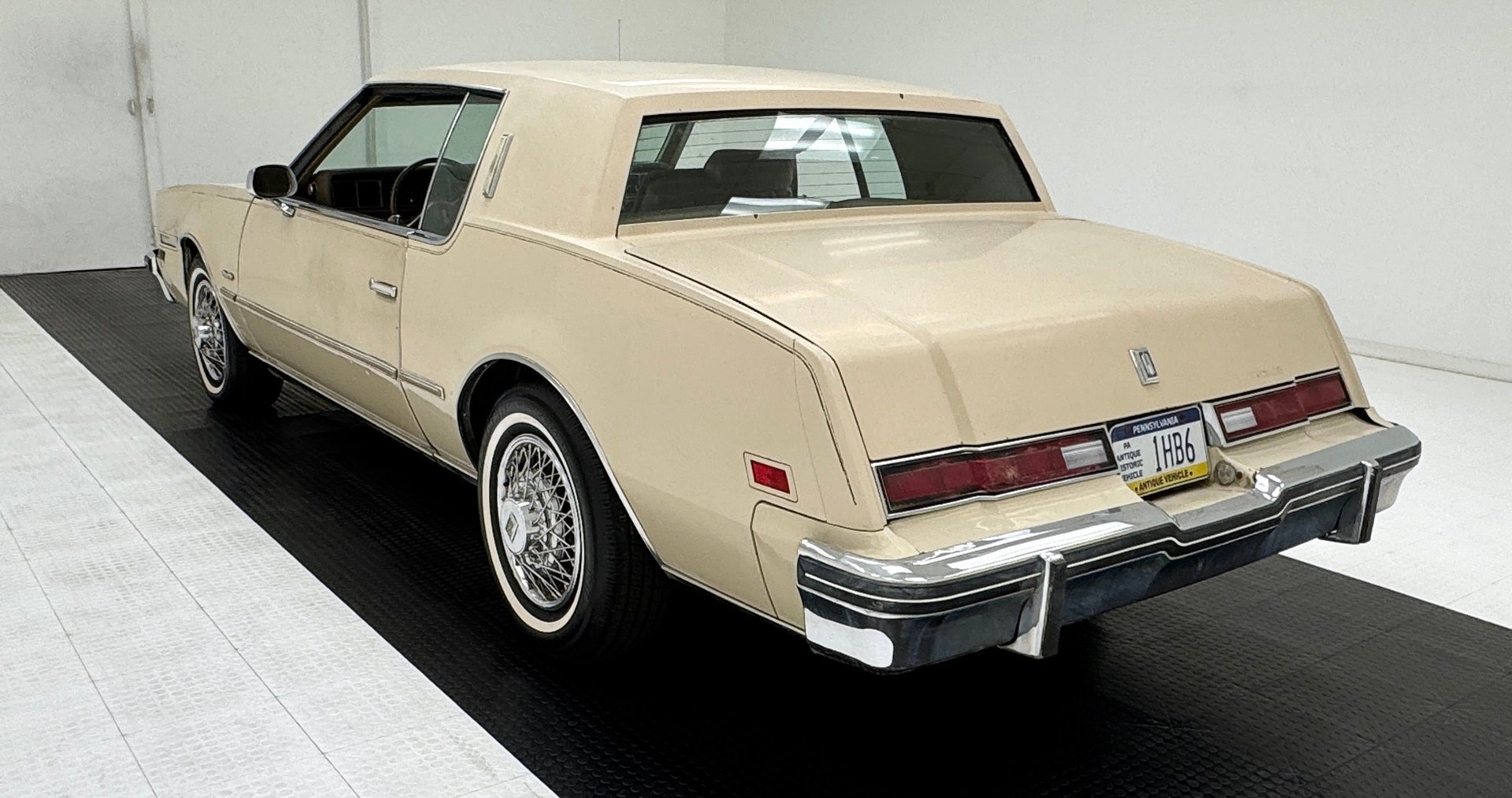 1985 Oldsmobile Toronado - Brougham 2 Door Hardtop, foto 3