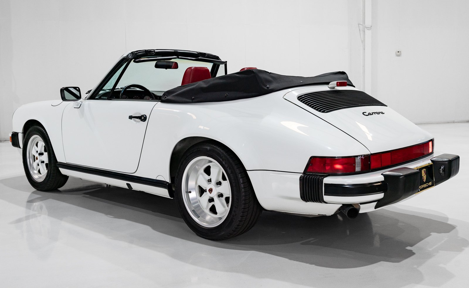 1989 Porsche 911 "G" - CARRERA 3.2 CABRIOLET (G50 FIVE-SPEED, ONLY 35,168 MILES) G50 FIVE-SPEED, ONLY 35,168 MILES, foto 11