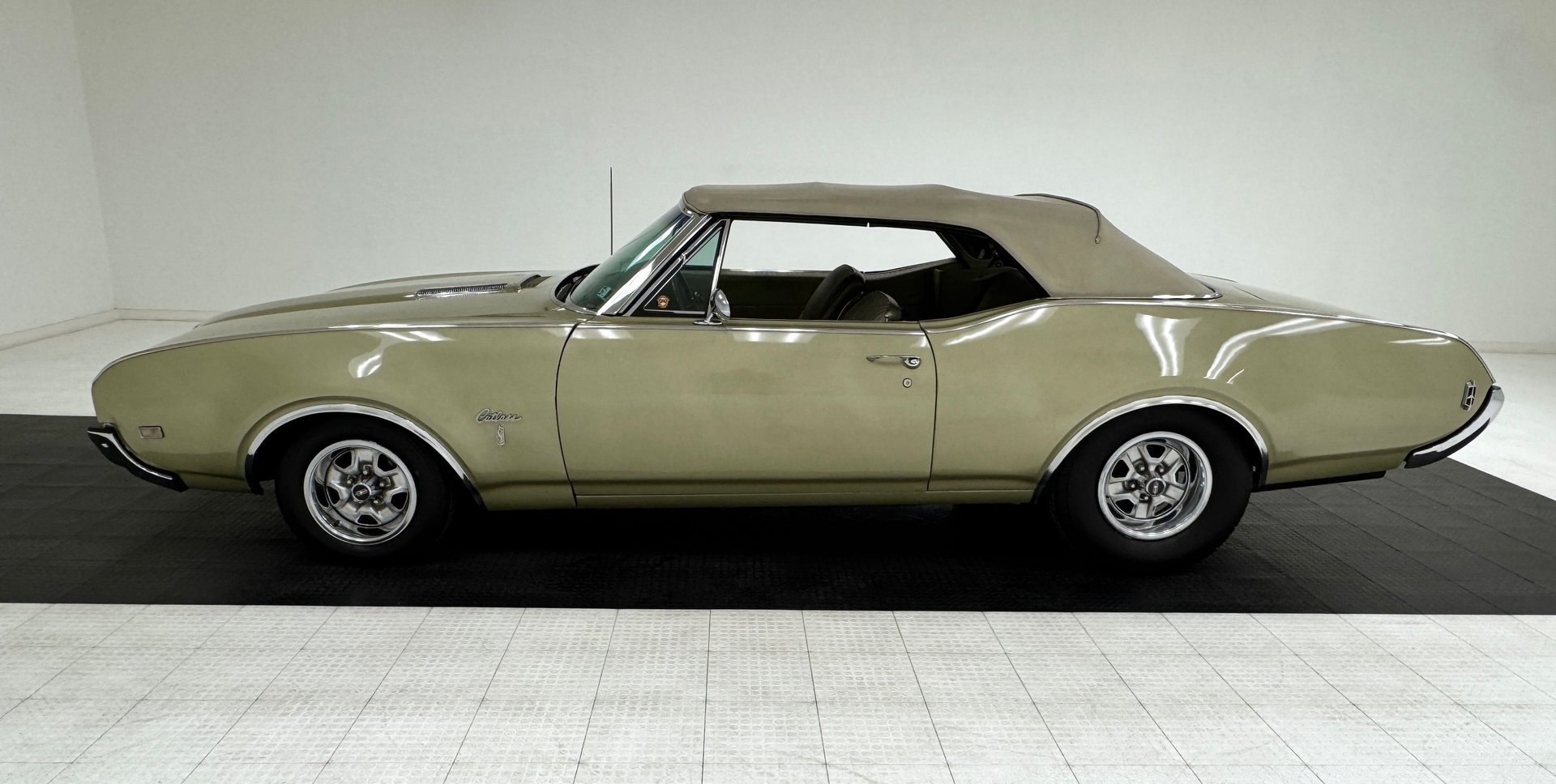 1968 Oldsmobile Cutlass - Convertible, foto 3