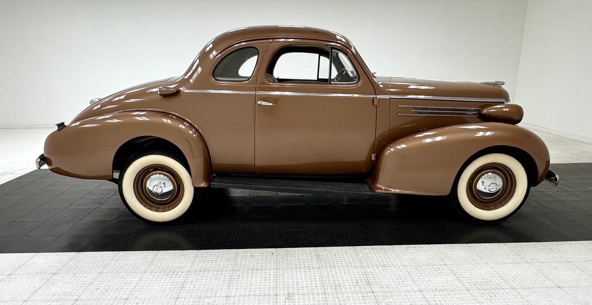 1937 Oldsmobile F-37 - Business Coupe, foto 6