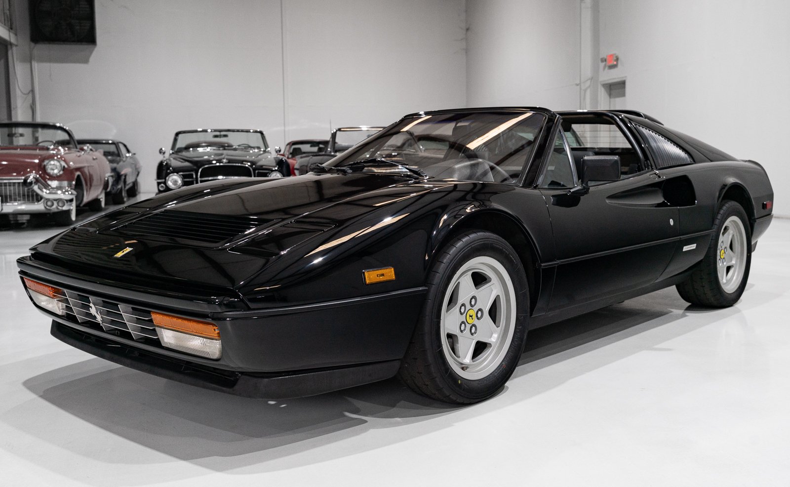 1986 Ferrari 328 - TARGA (ONLY 18,239 MILES) ONLY 18,239 MILES, foto 4