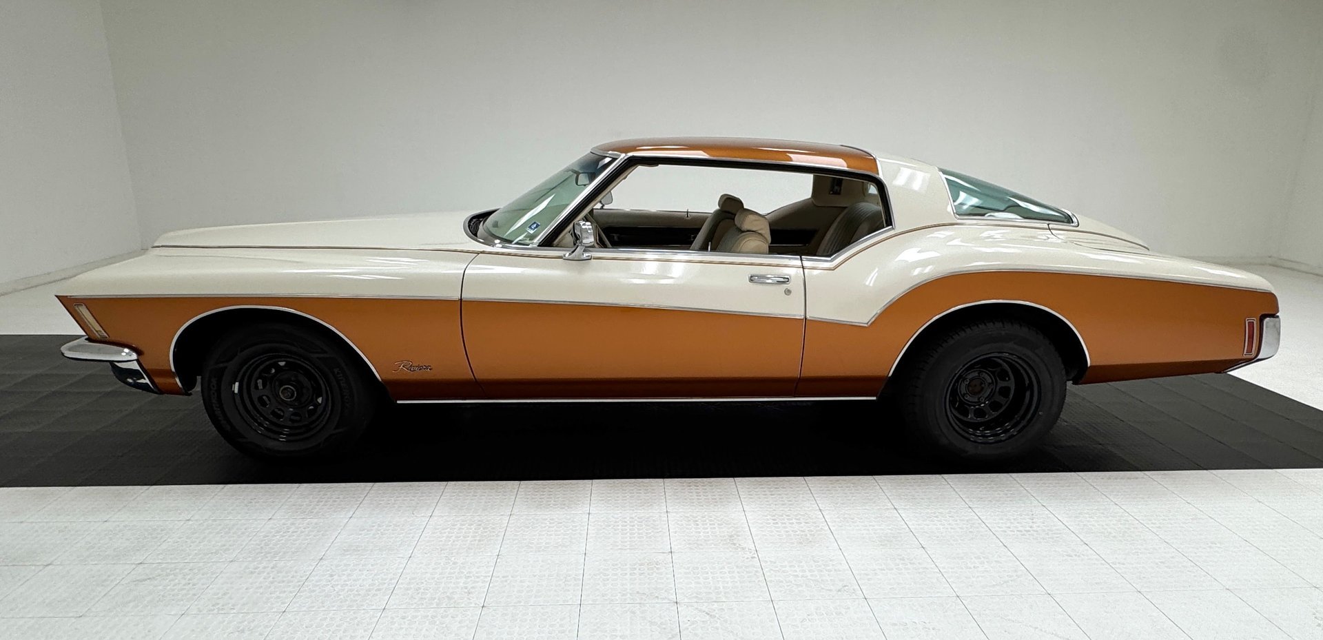 1972 Buick Riviera - Hardtop, foto 2
