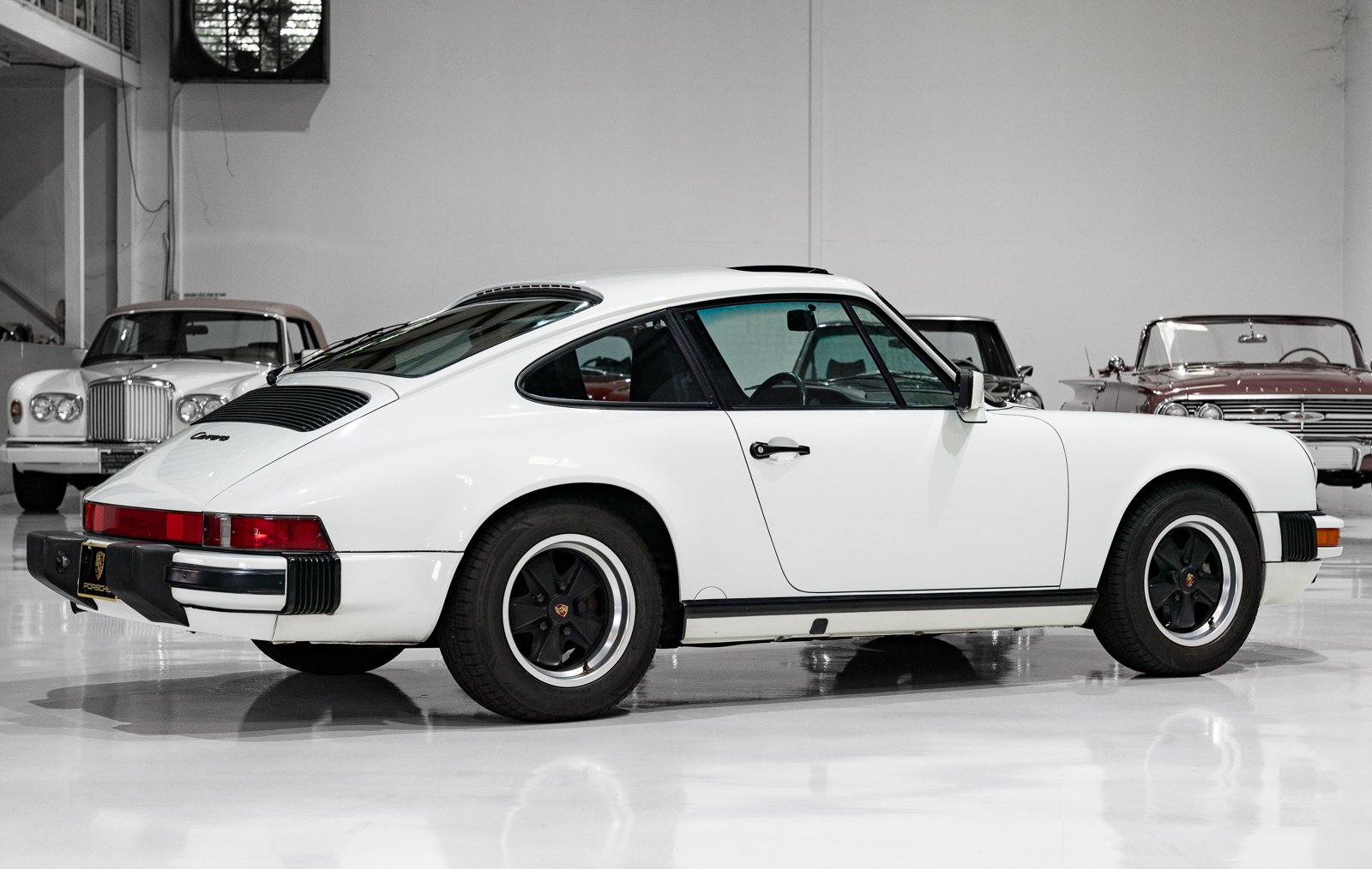 1987 Porsche 911 "G" - CARRERA 3.2 SUNROOF COUPE (G50 FIVE-SPEED, ONLY 35,950 MILES) G50 FIVE-SPEED, ONLY 35,950 MILES, foto 6