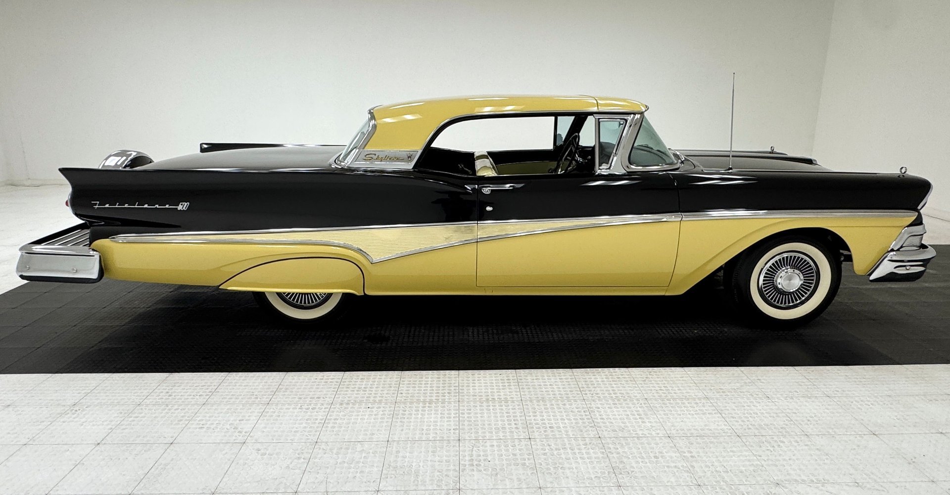 1958 Ford Fairlane - Skyliner, foto 6