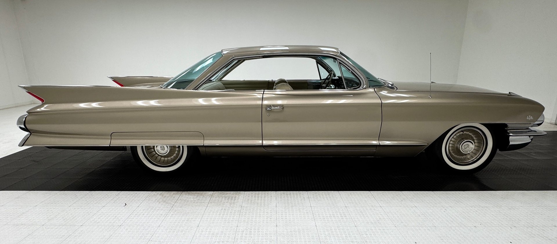 1961 Cadillac Series 63 - Coupe DeVille, foto 6