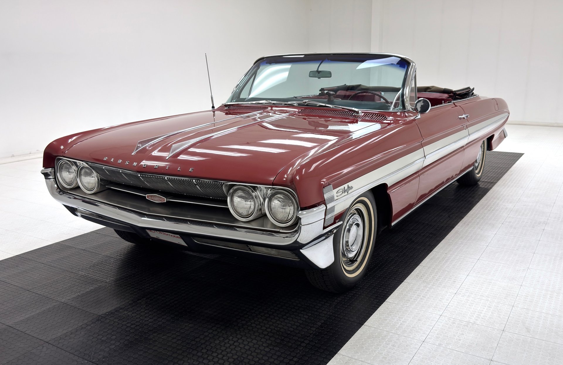 1961 Oldsmobile Starfire - Convertible, foto 2