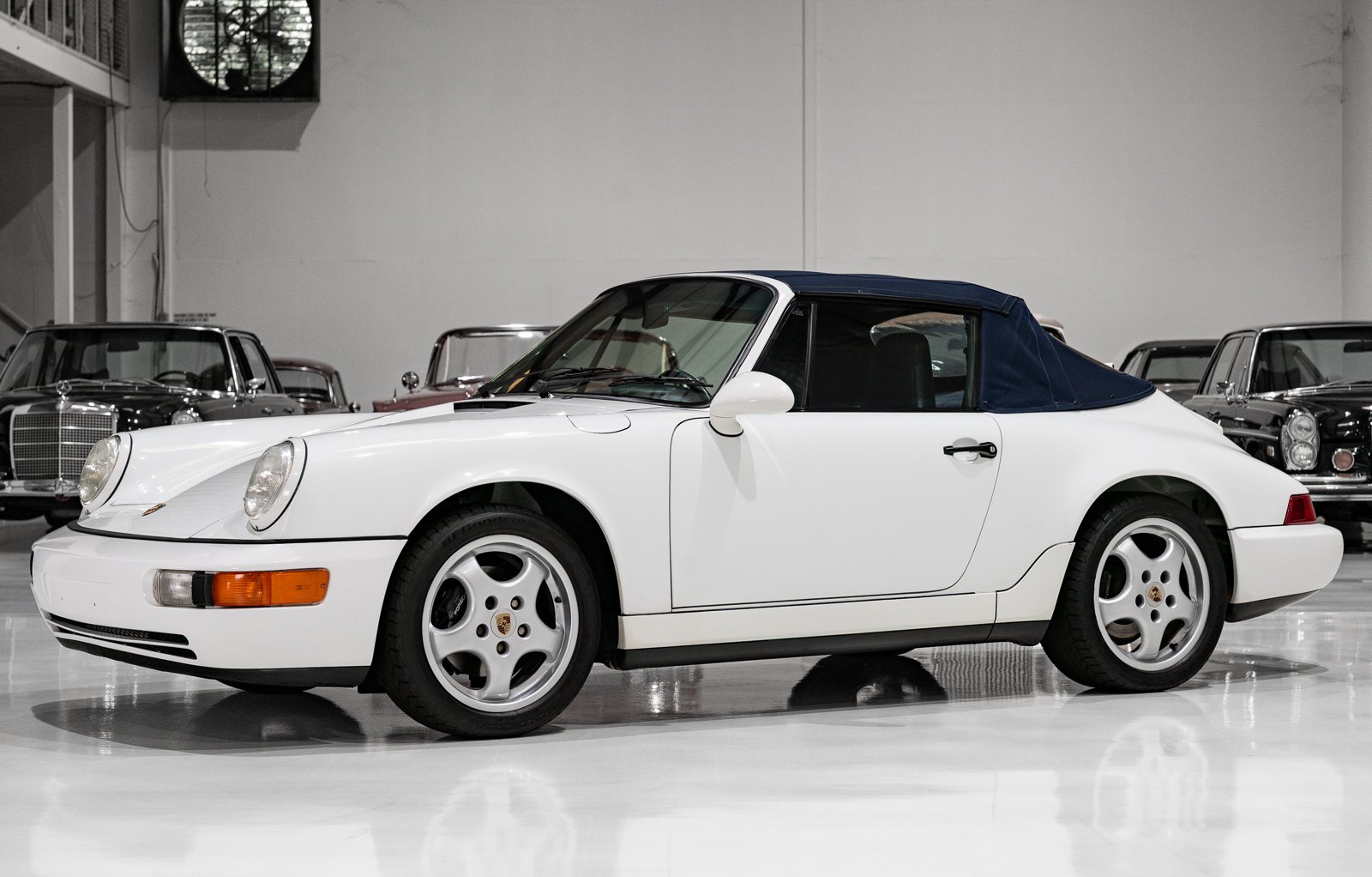 1993 Porsche 911 / 964 Carrera - CARRERA 2 CABRIOLET (FIVE-SPEED MANUAL) FIVE-SPEED MANUAL, foto 3