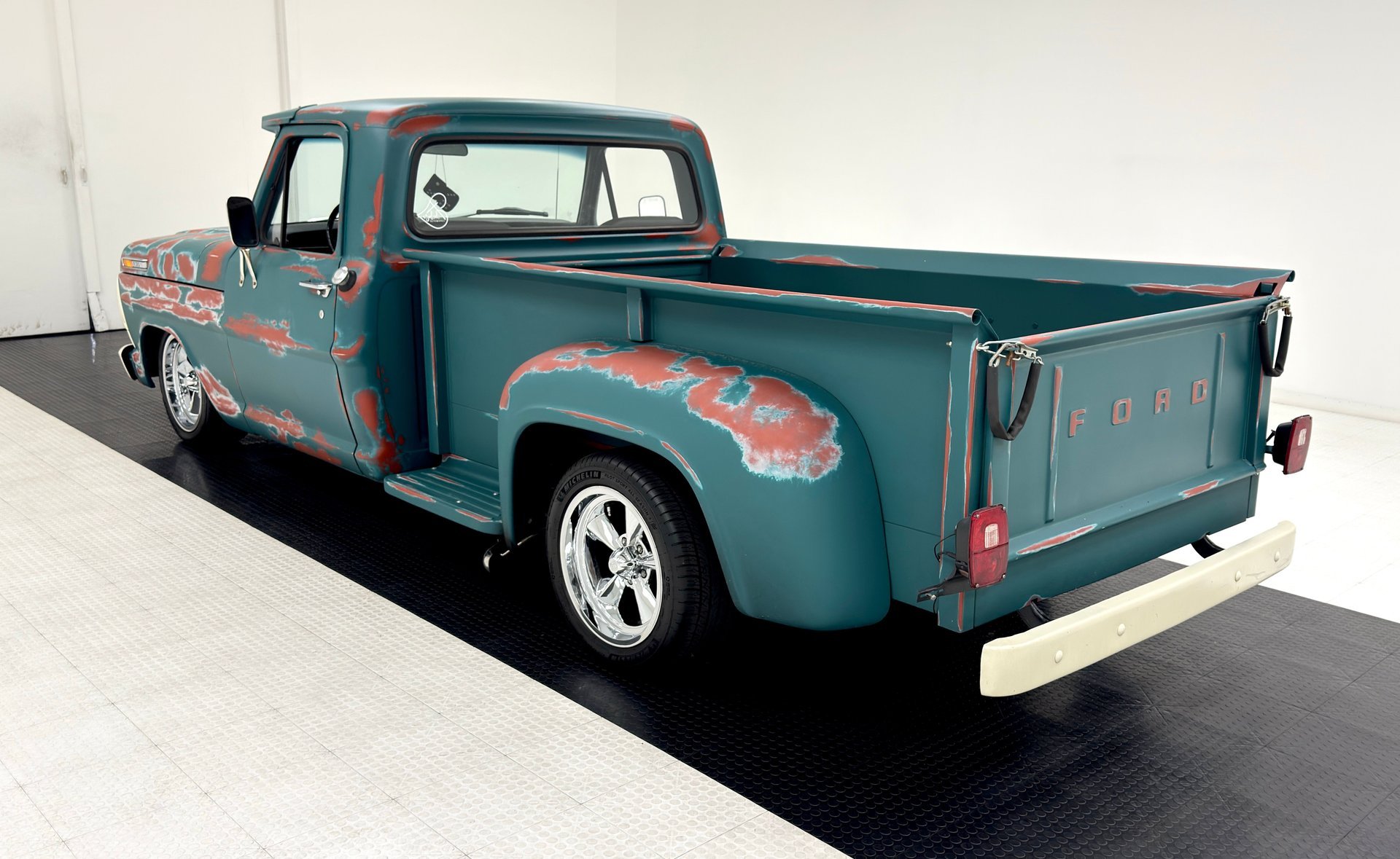 1968 Ford F 100 - Long Bed Flareside Pickup, foto 3