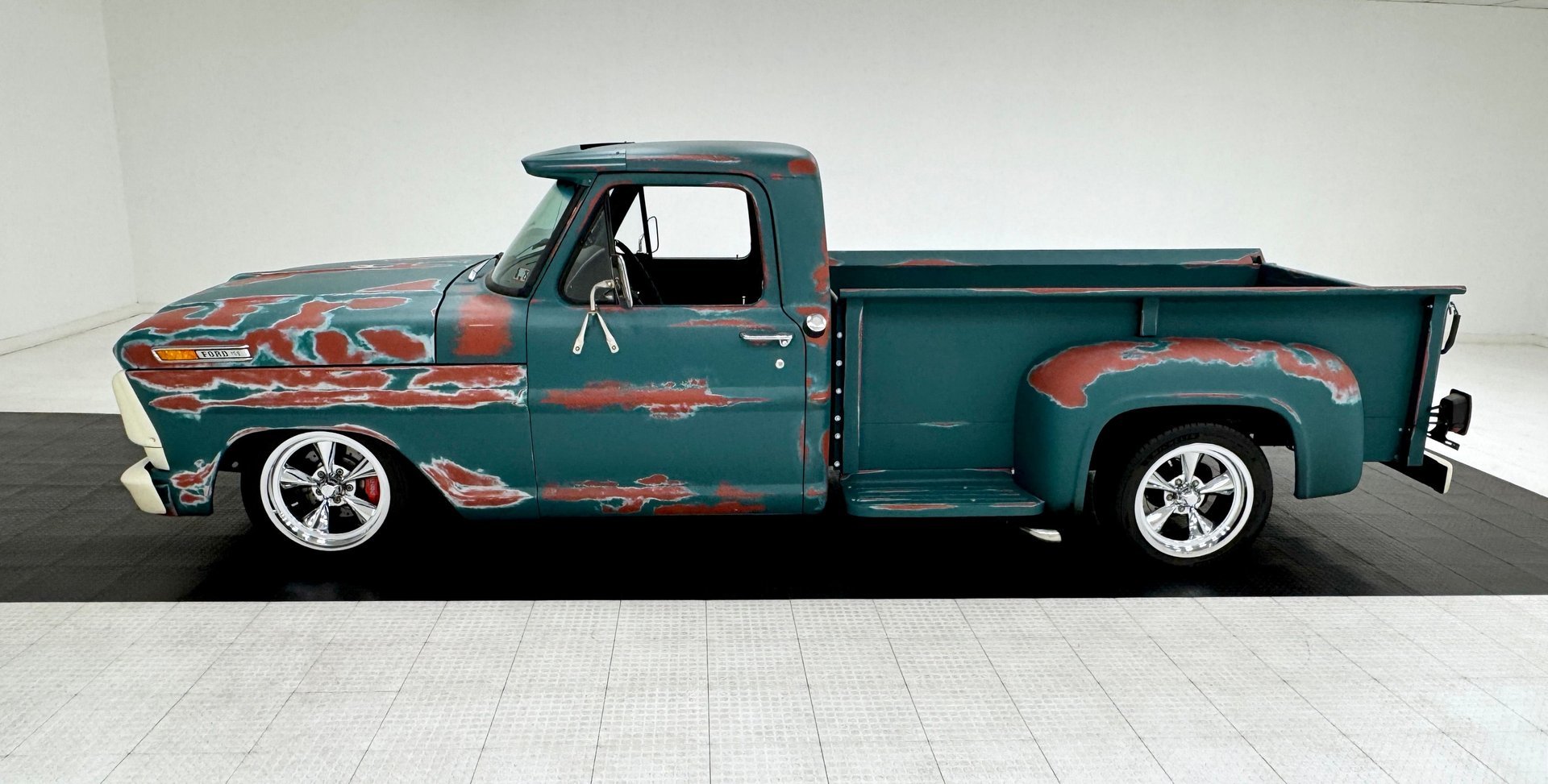 1968 Ford F 100 - Long Bed Flareside Pickup, foto 2
