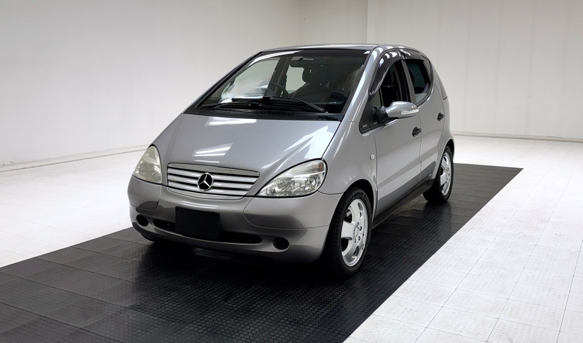 2000 Mercedes-Benz A-Class - Avantgarde Sedan, foto 1