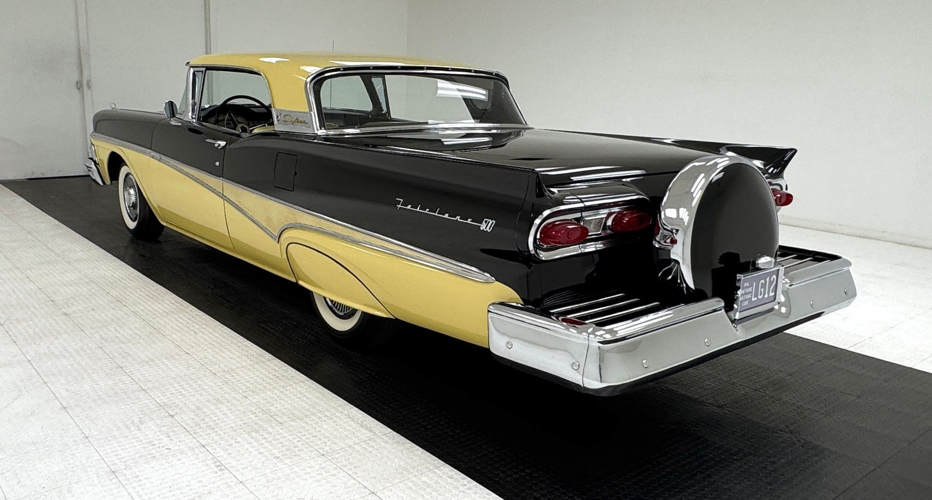 1958 Ford Fairlane - Skyliner, foto 3