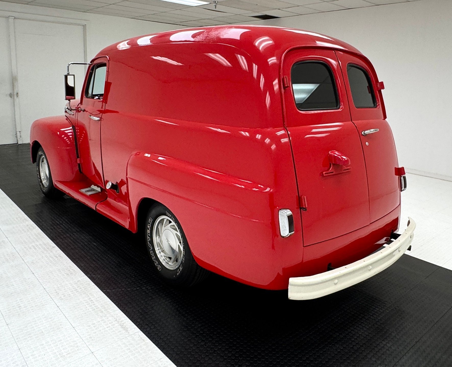 1951 Ford F 100 - Panel Delivery Truck, foto 3