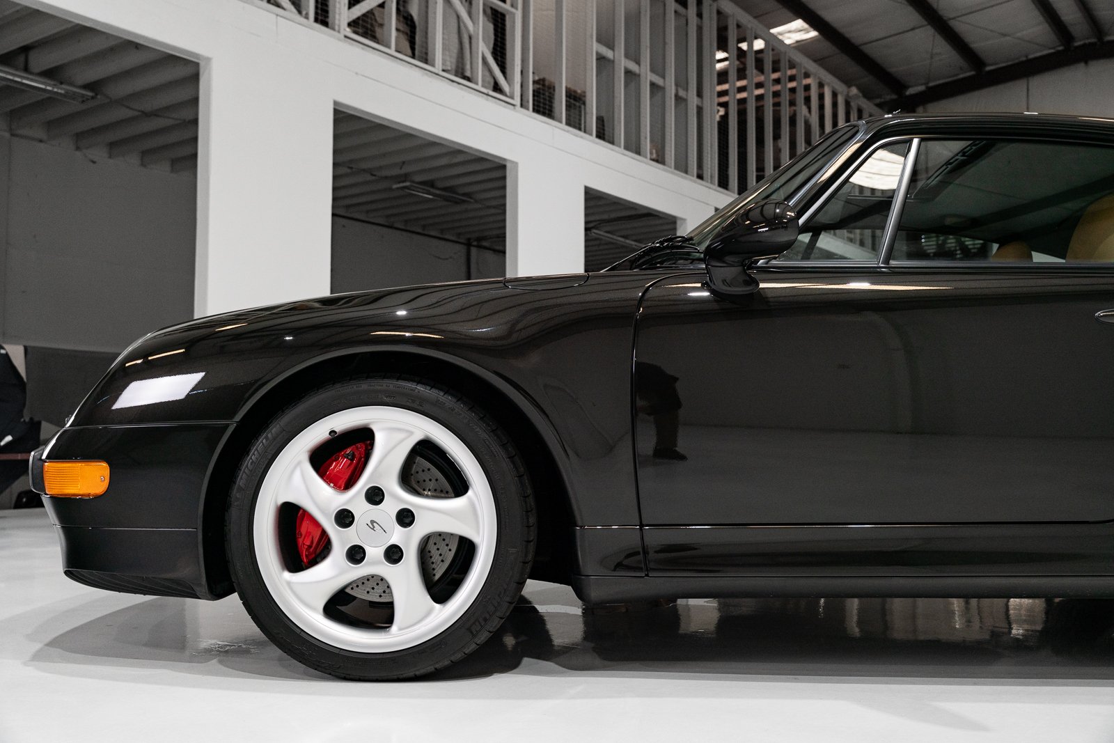 1998 Porsche 911 / 993 Carrera - CARRERA 4S SUNROOF COUPE (SIX-SPEED MANUAL, ONLY 1,926 MILES) SIX-SPEED MANUAL, ONLY 1,926 MILES, foto 11