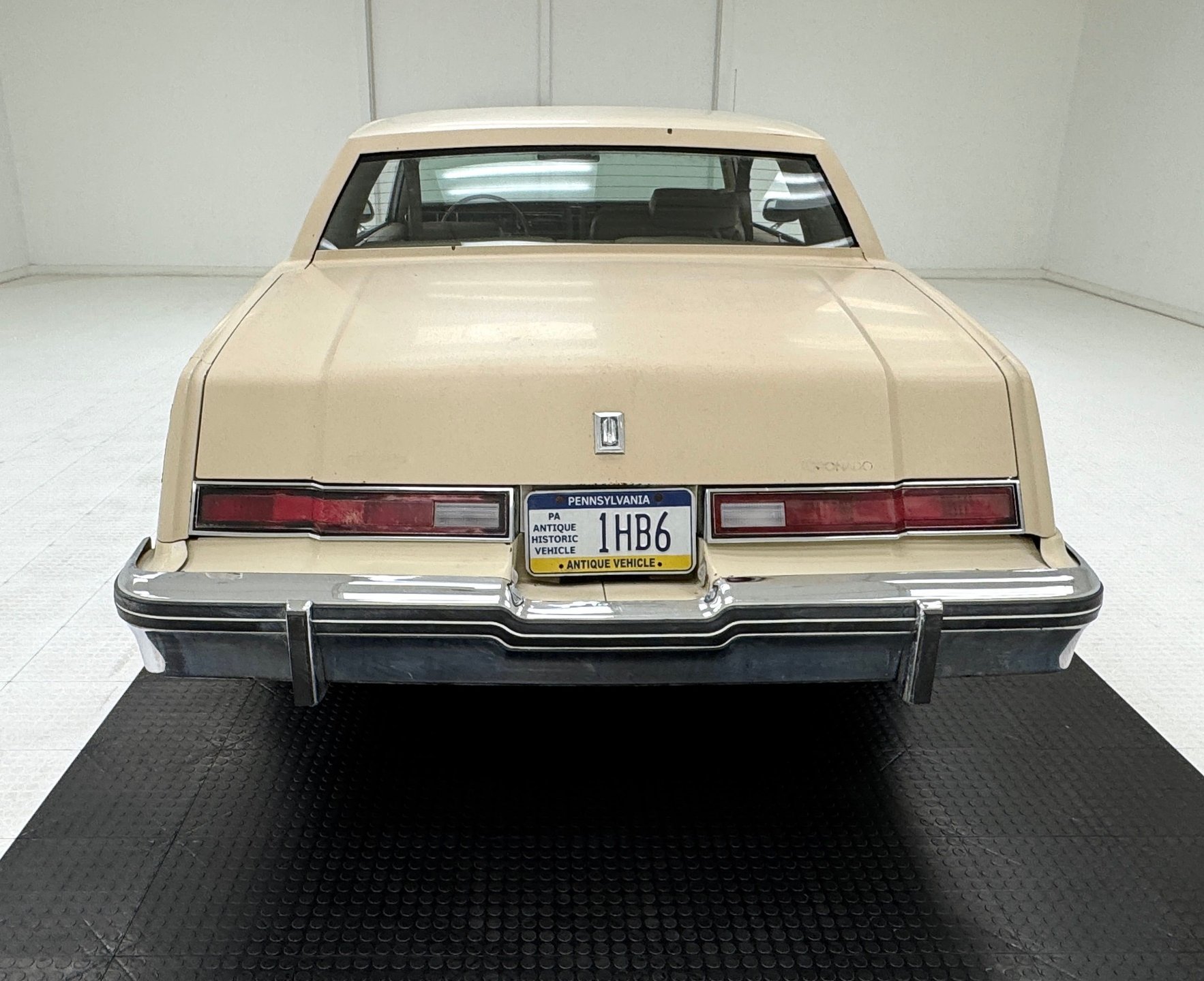 1985 Oldsmobile Toronado - Brougham 2 Door Hardtop, foto 4