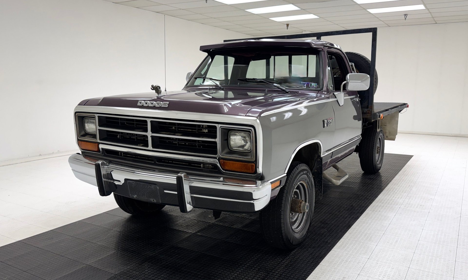 1989 Dodge Pickup - LE 4x4 Flatbed Pickup, foto 1
