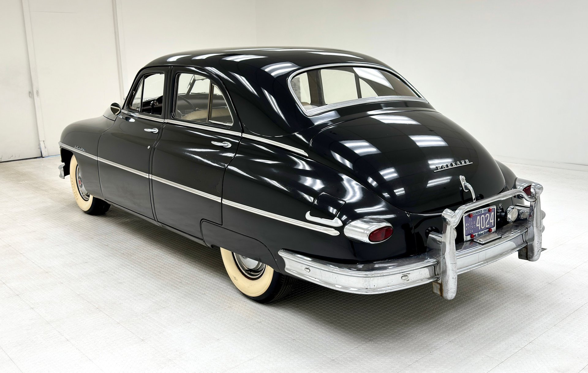 1949 Packard Deluxe - 8 Touring Sedan, foto 3
