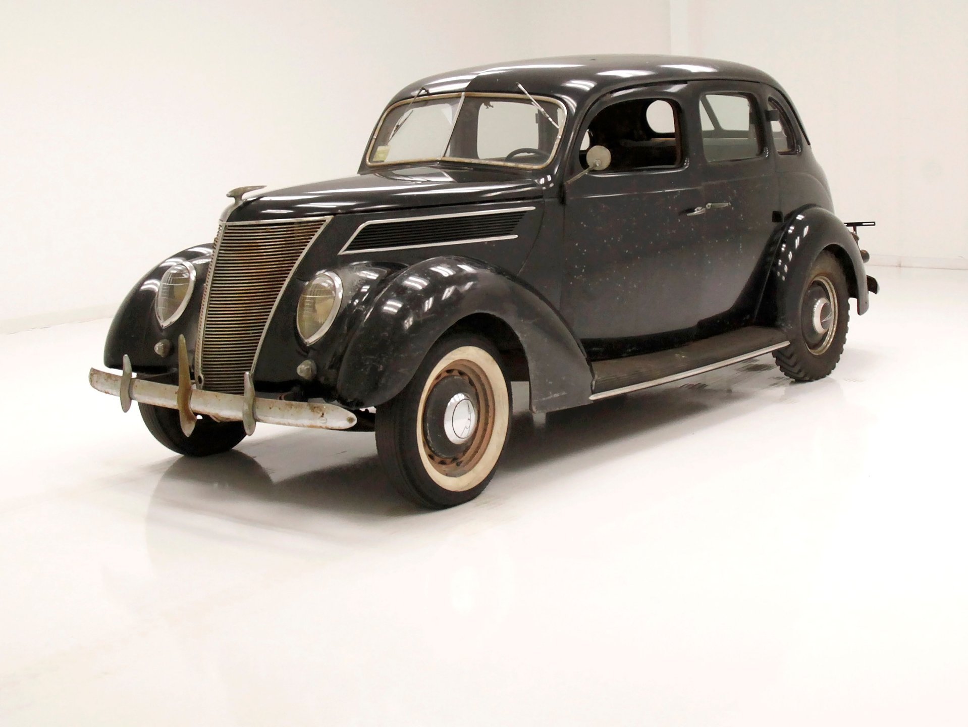 1937 Ford Sedan, foto 1