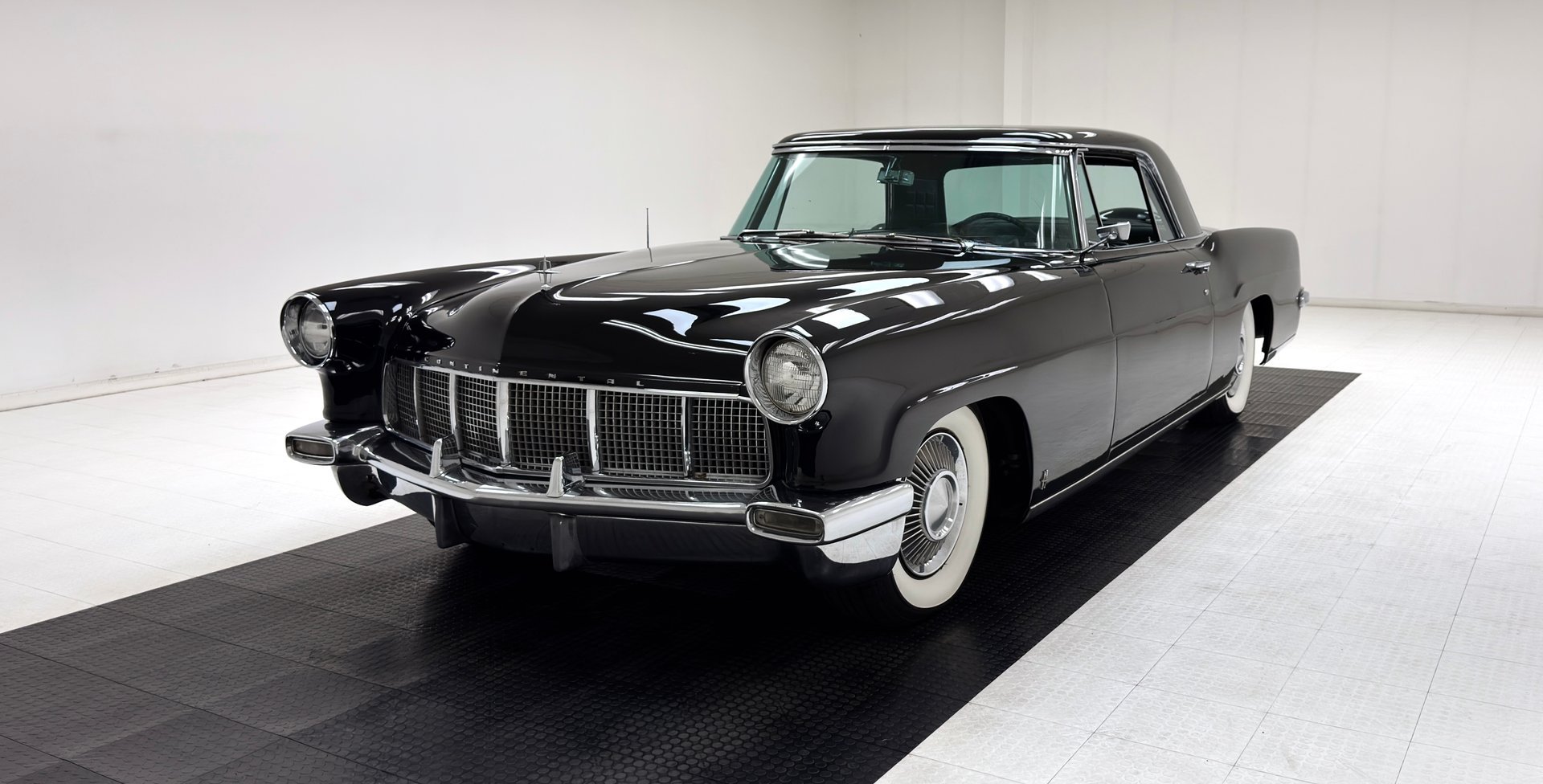 1956 Continental Mark II - 2 Door Sport Coupe, foto 1