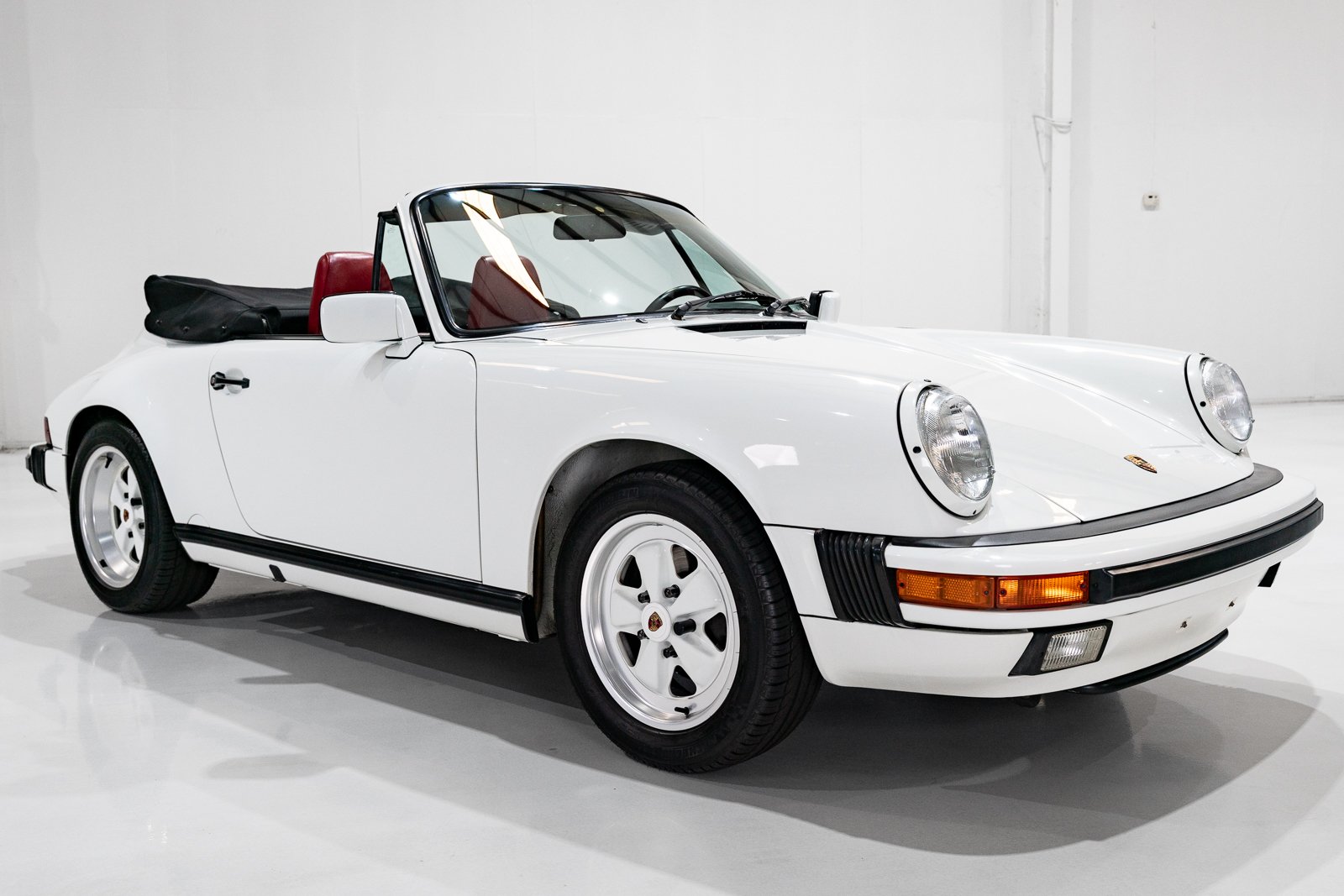 1989 Porsche 911 "G" - CARRERA 3.2 CABRIOLET (G50 FIVE-SPEED, ONLY 35,168 MILES) G50 FIVE-SPEED, ONLY 35,168 MILES, foto 7