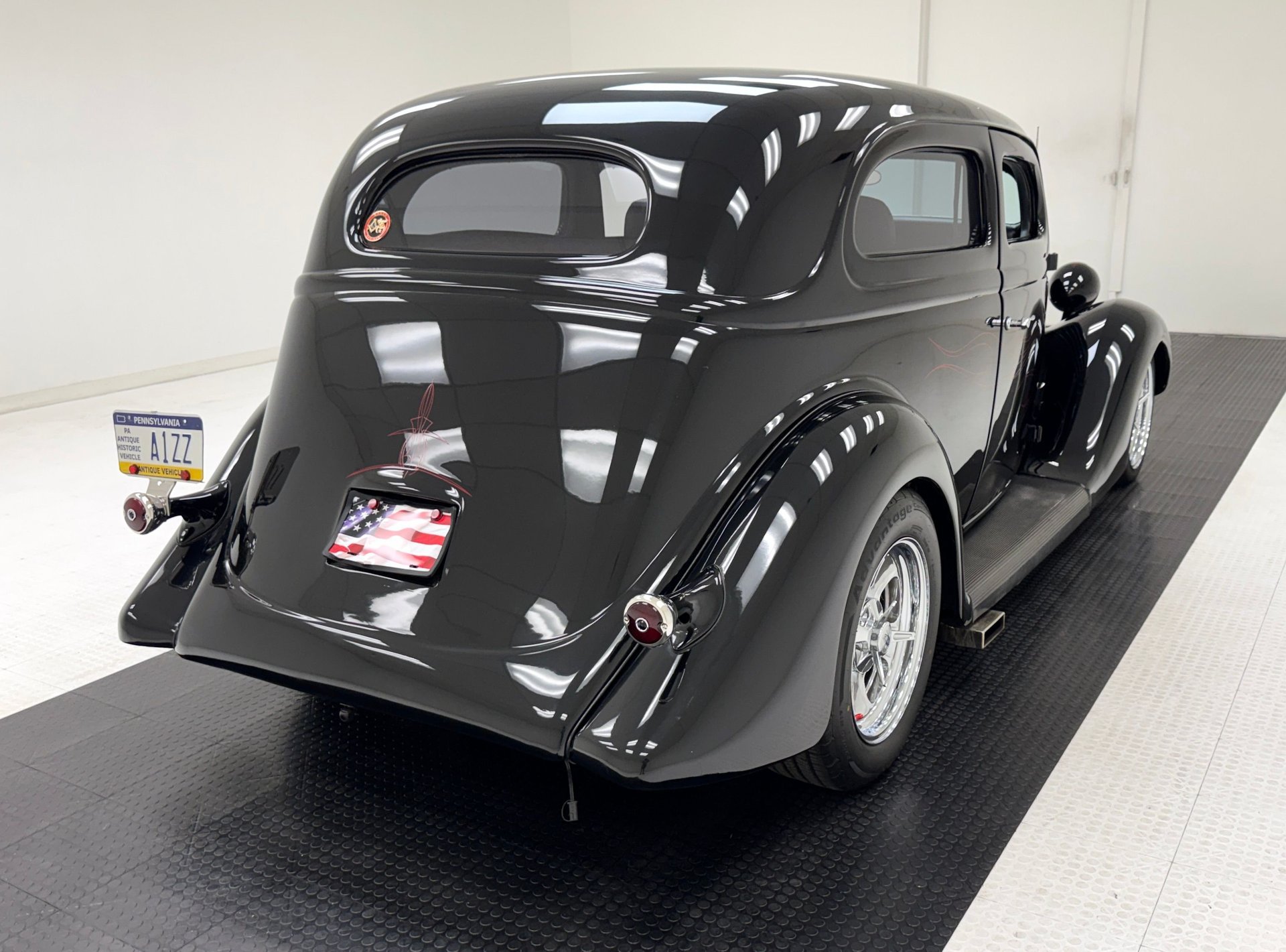 1935 Ford Model 48 - Deluxe Tudor Sedan, foto 5