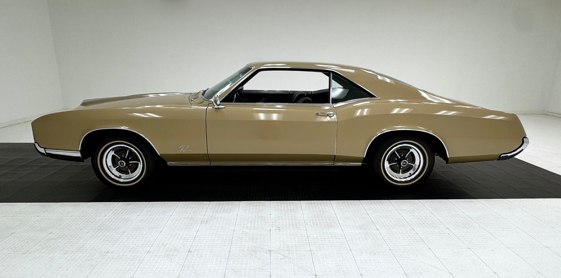 1967 Buick Riviera - Hardtop, foto 2