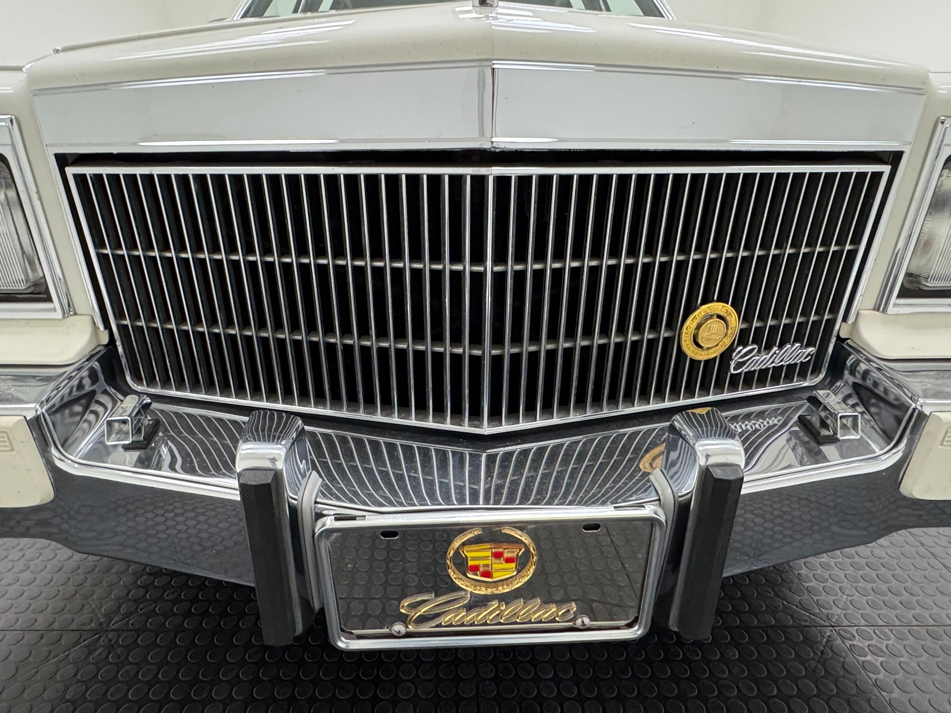 1992 Cadillac Brougham - d'Elegance Sedan, foto 9