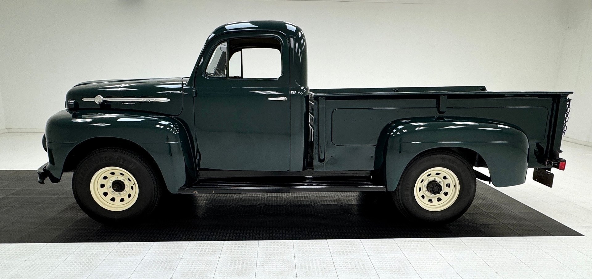 1952 Ford F3 - 3/4 Ton HD Long Bed Pickup, foto 2