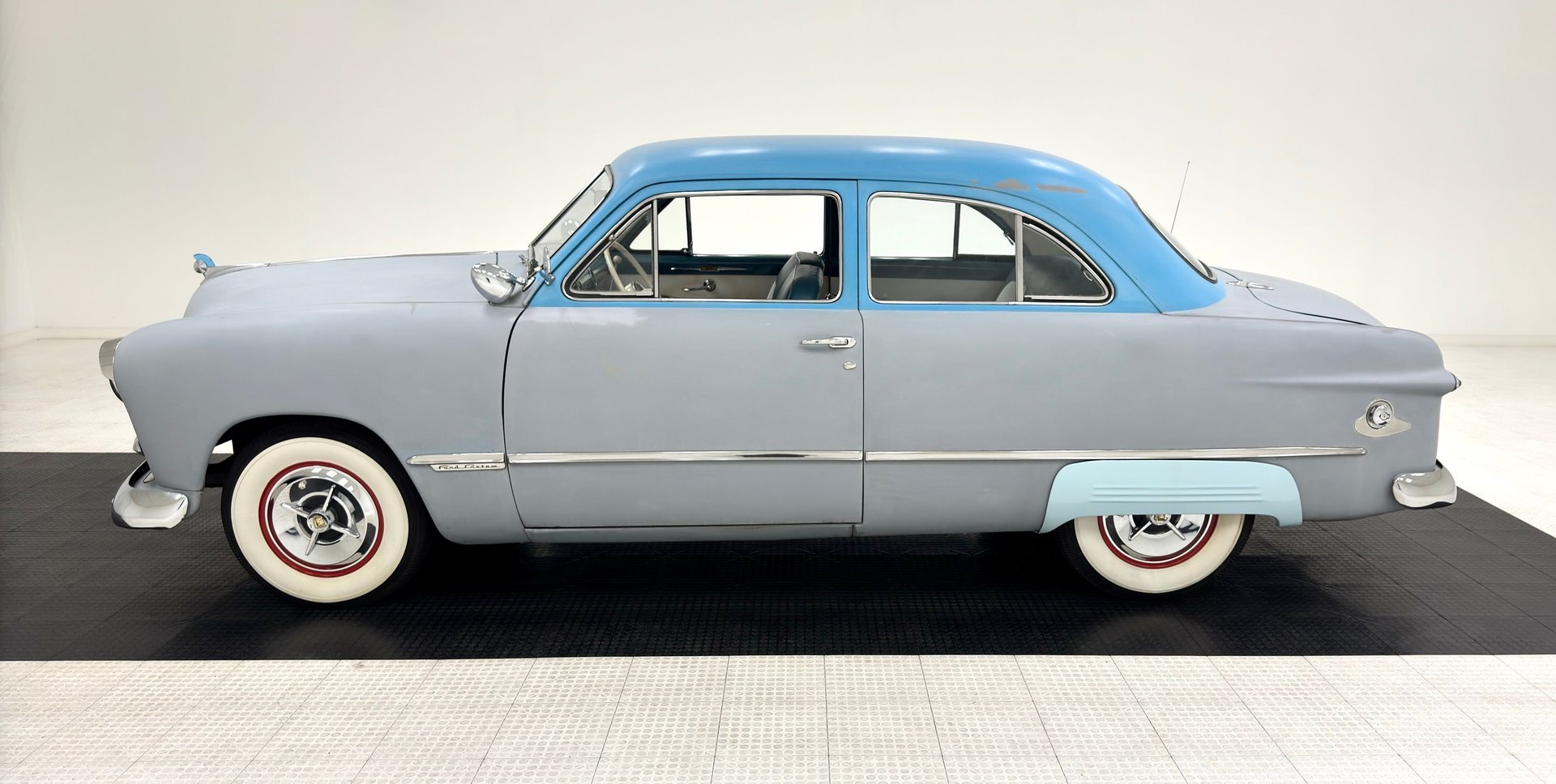 1949 Ford Custom - Club Coupe, foto 2