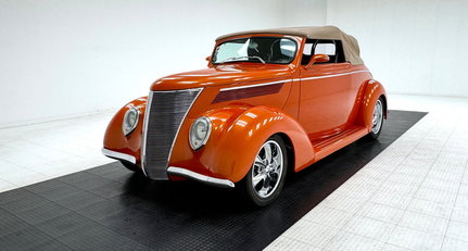 1937 Ford Deluxe - 85 Deluxe
Cabriolet
