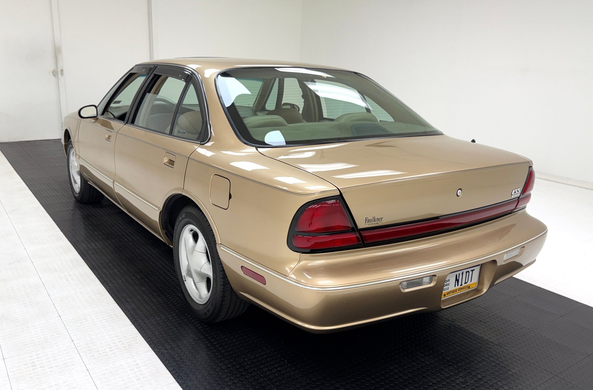 1998 Oldsmobile LSS - 4 Door Sedan, foto 3