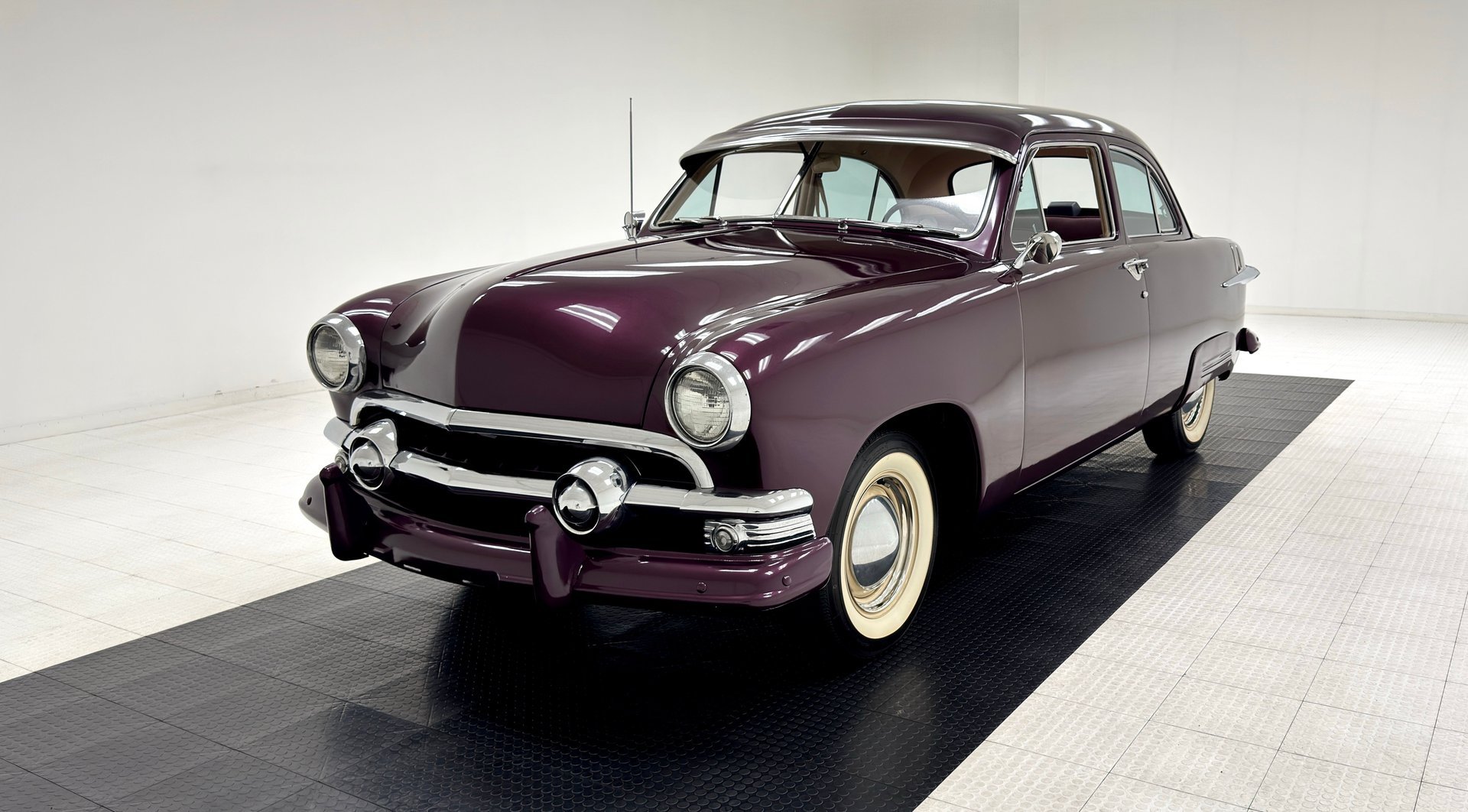 1951 Ford Custom - Tudor Sedan, foto 1