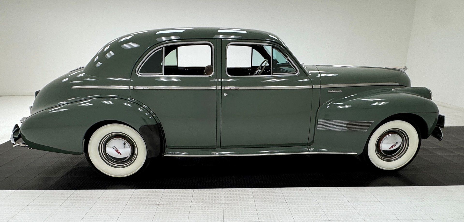 1940 Oldsmobile Series 90 - Custom Cruiser 4 Door Touring Sedan, foto 6