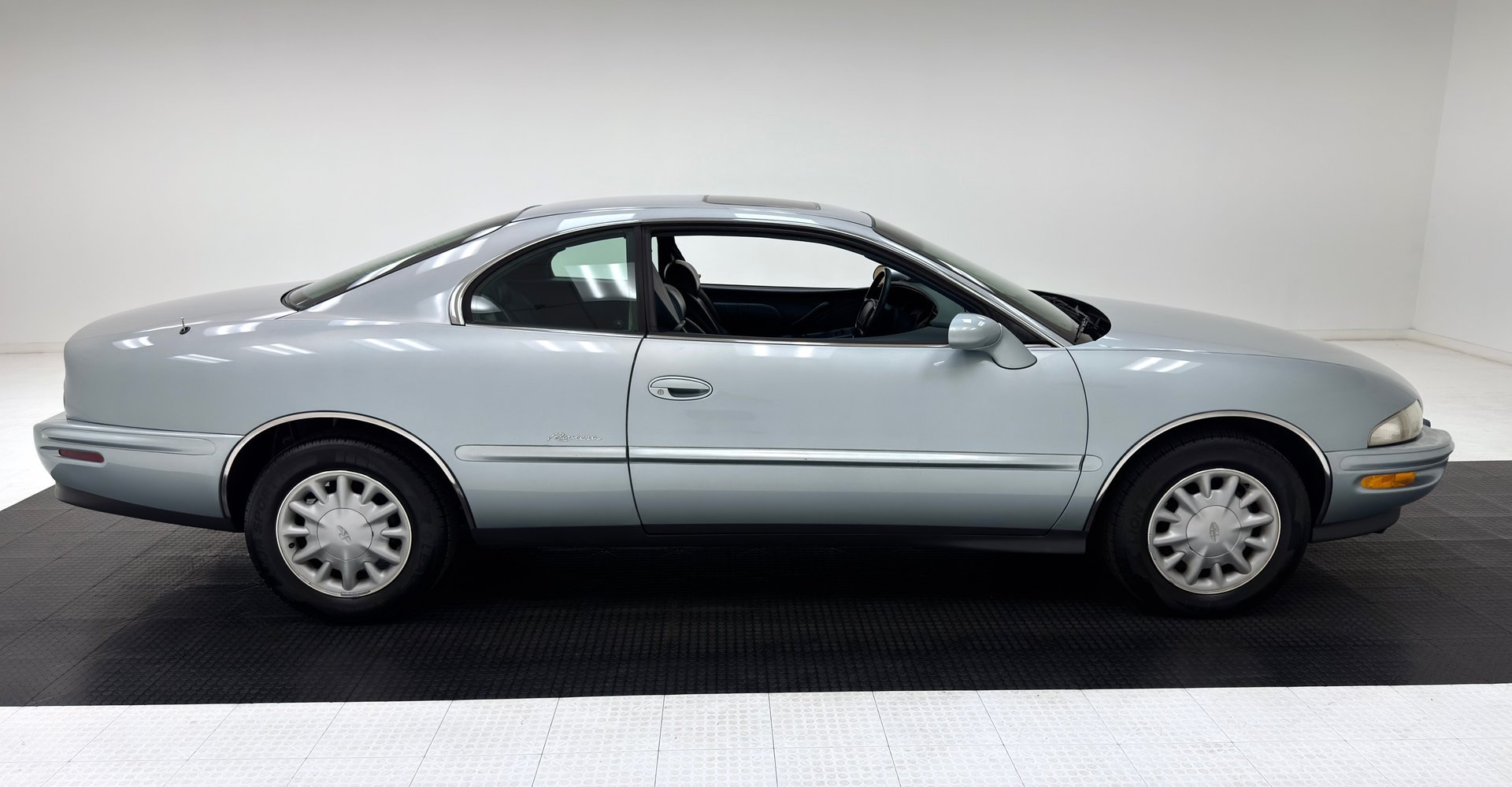 1996 Buick Riviera - Hardtop, foto 6