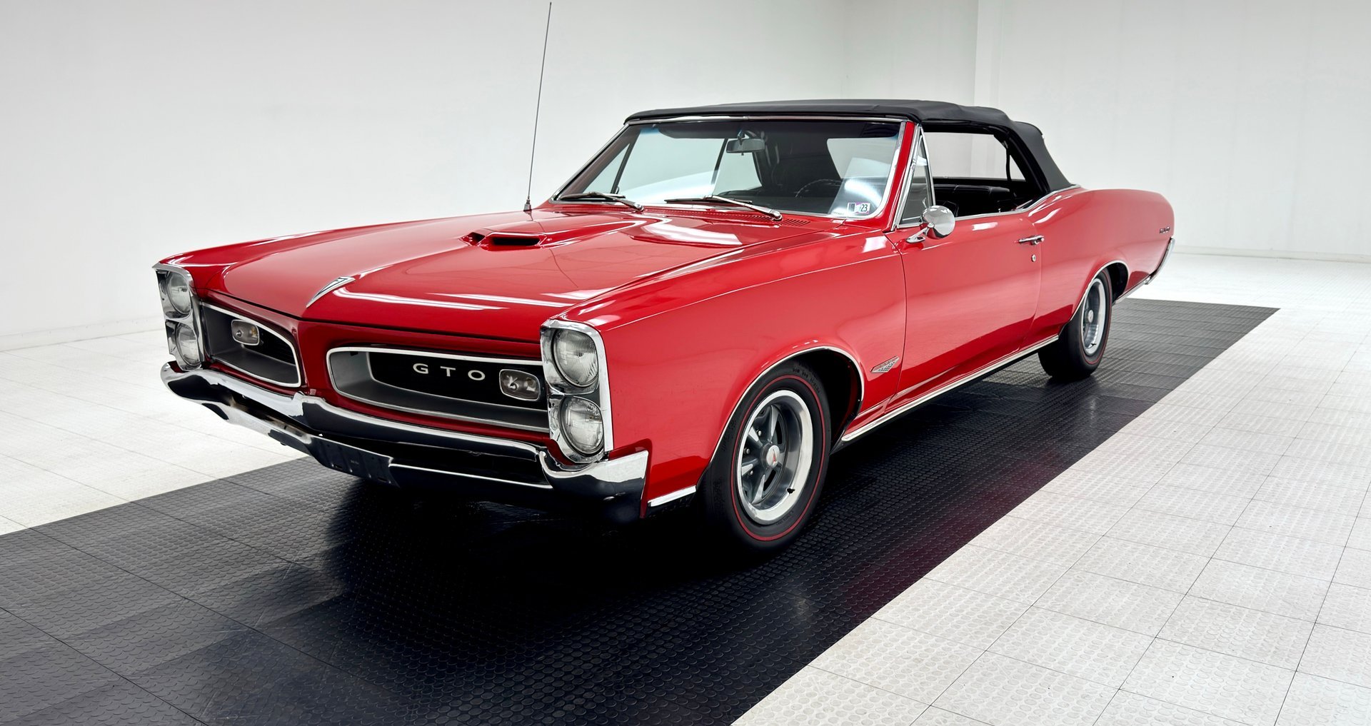 1966 Pontiac GTO - Convertible, foto 1