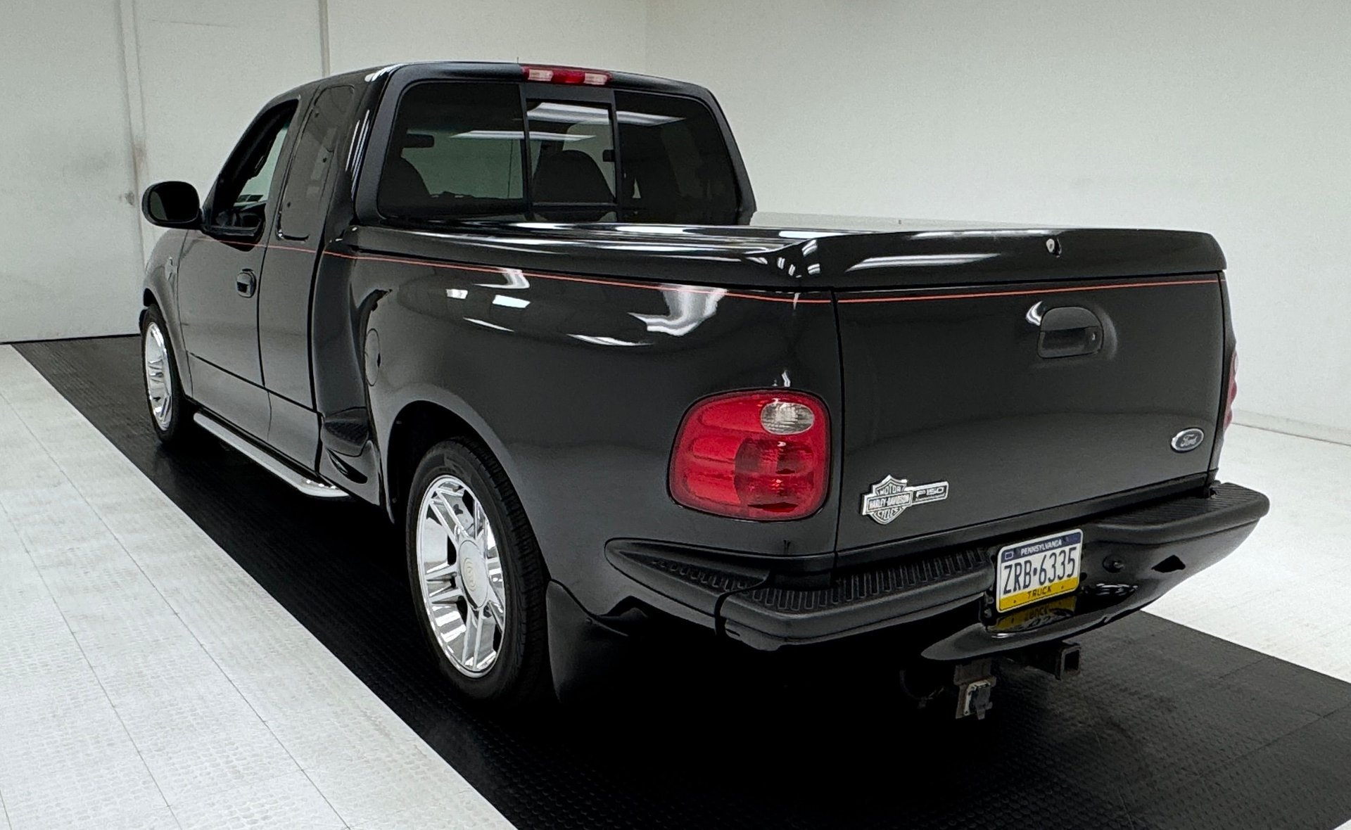 2000 Ford F 150 - Harley Davidson Edition Extended Cab 4x2 FlareSide Short Bed Pickup, foto 3