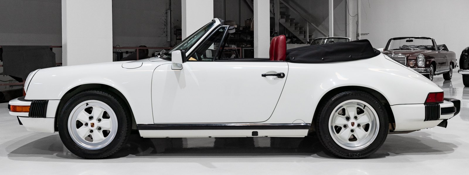 1989 Porsche 911 "G" - CARRERA 3.2 CABRIOLET (G50 FIVE-SPEED, ONLY 35,168 MILES) G50 FIVE-SPEED, ONLY 35,168 MILES, foto 12