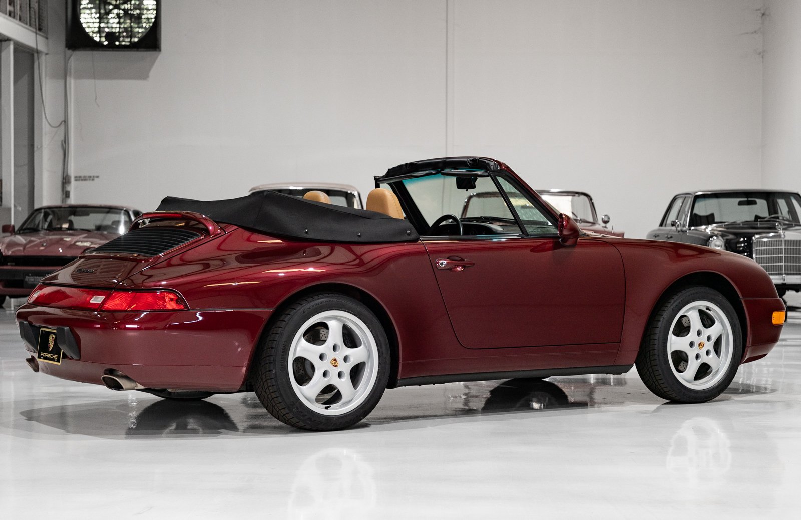 1998 Porsche 911 / 993 Carrera - CARRERA CABRIOLET (SIX-SPEED MANUAL, ONLY 9,540 MILES) SIX-SPEED MANUAL, ONLY 9,540 MILES, foto 8