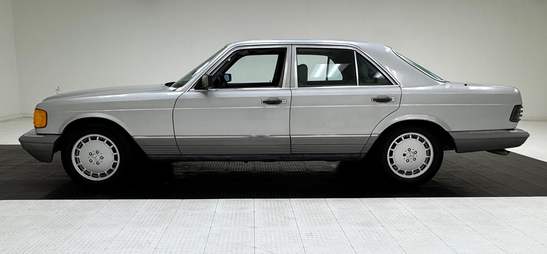 1984 Mercedes-Benz S-Class - Sedan, foto 2