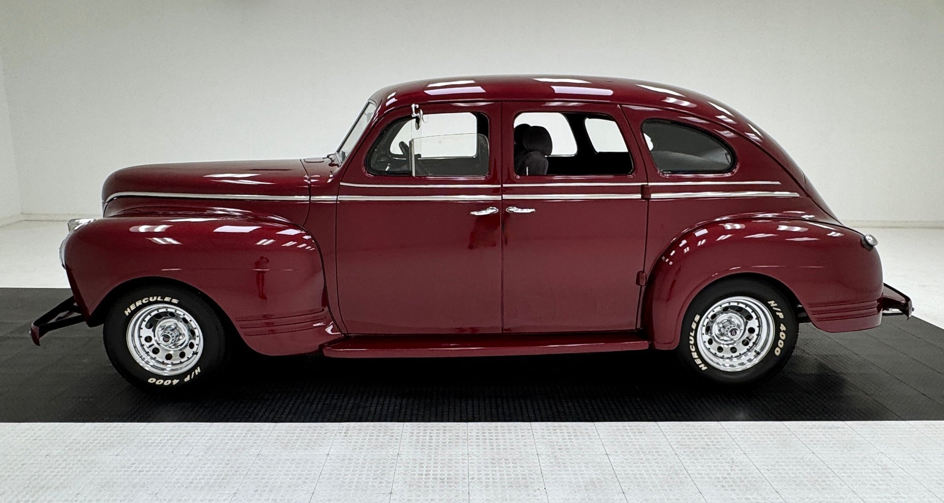 1941 Plymouth P12 - P12 4 Door Sedan, foto 2