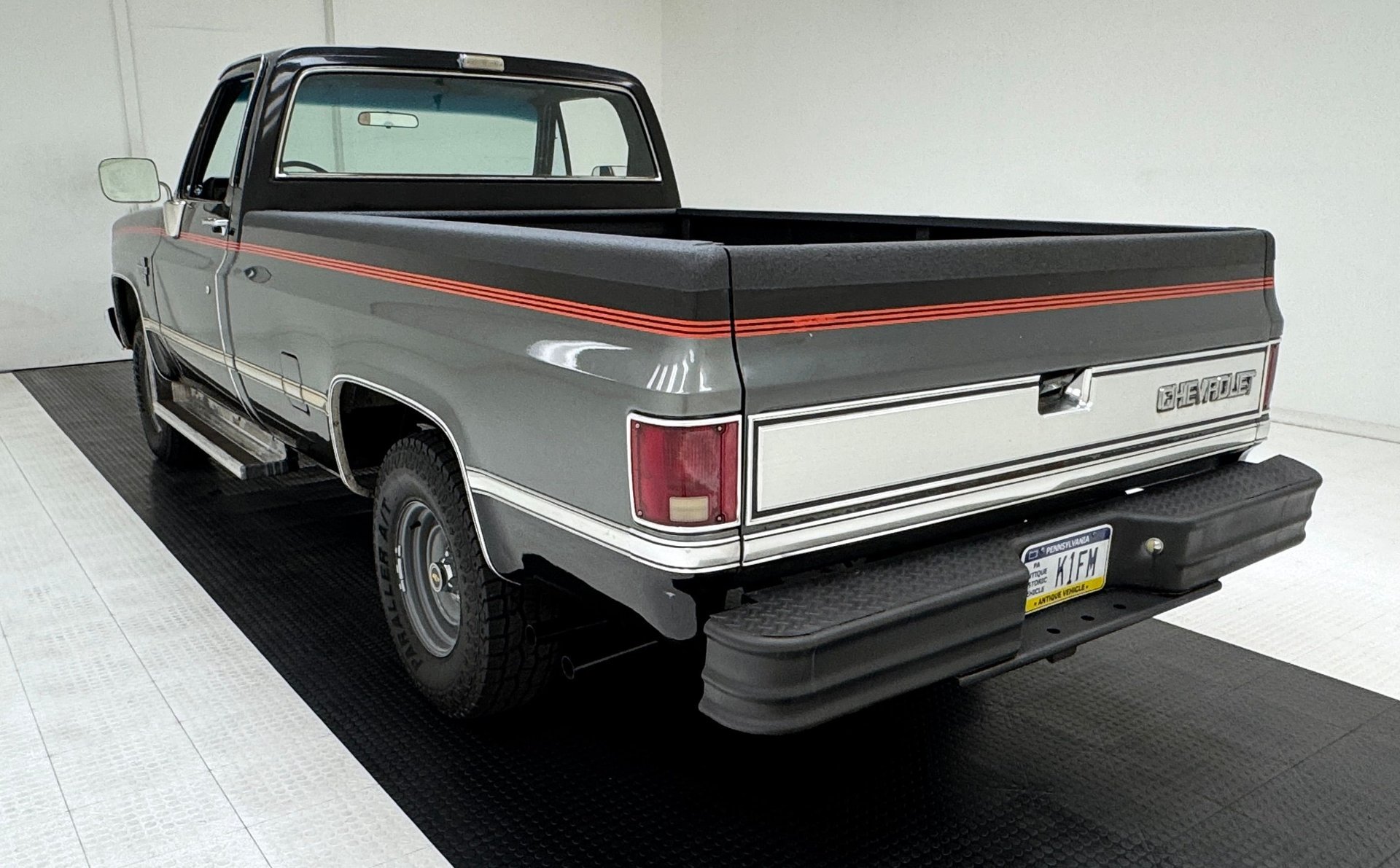 1986 Chevrolet C10 - Silverado 4x2 Long Bed Pickup, foto 3