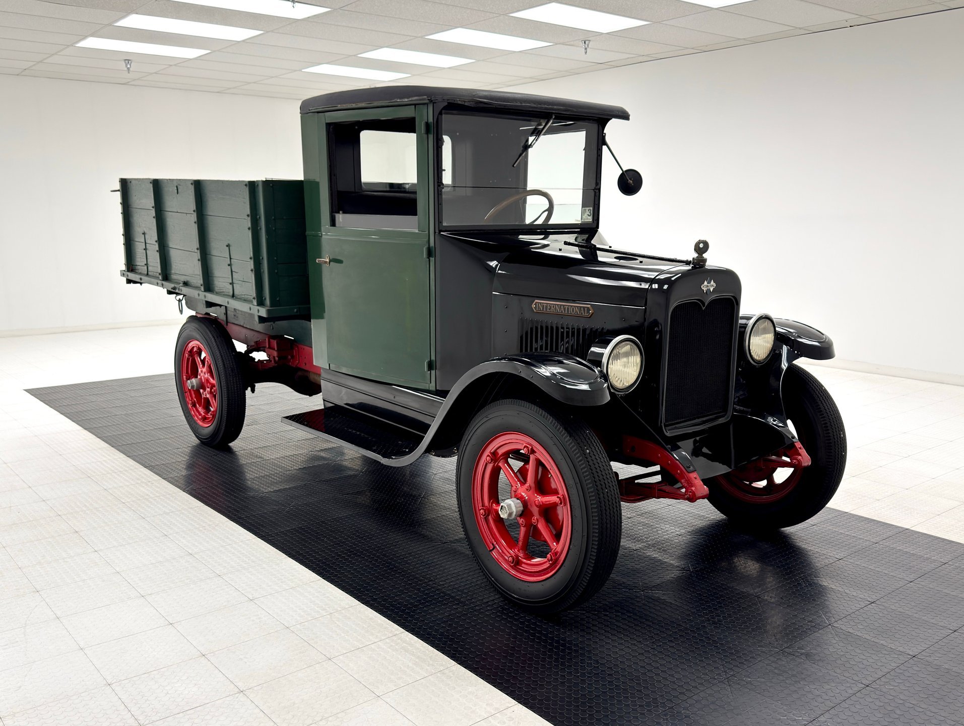 1930 International Six-Speed Special - 1 Ton Truck, foto 7