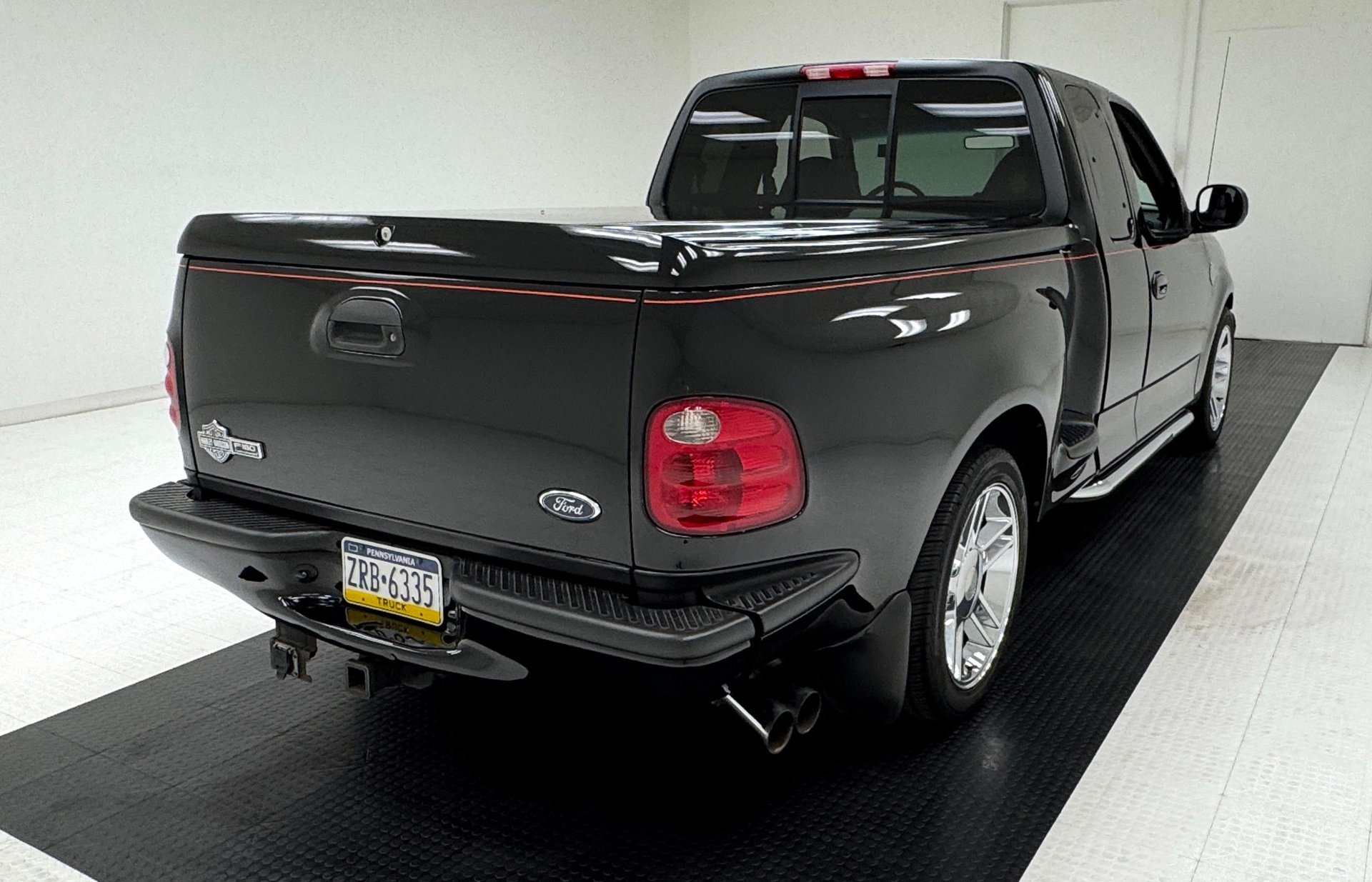 2000 Ford F 150 - Harley Davidson Edition Extended Cab 4x2 FlareSide Short Bed Pickup, foto 5