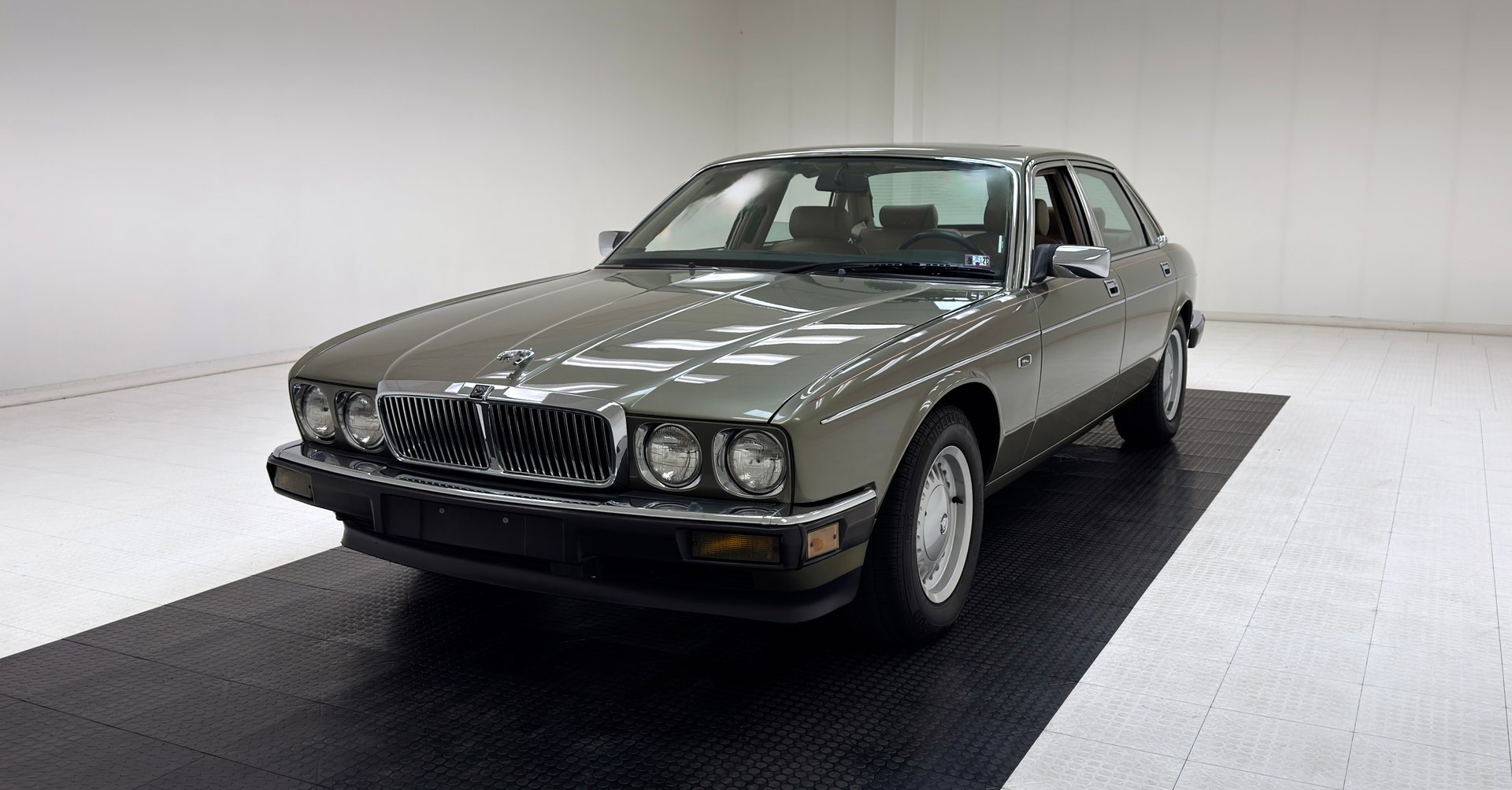 1989 Jaguar XJ40 - Vanden Plas 4 Door Saloon, foto 1