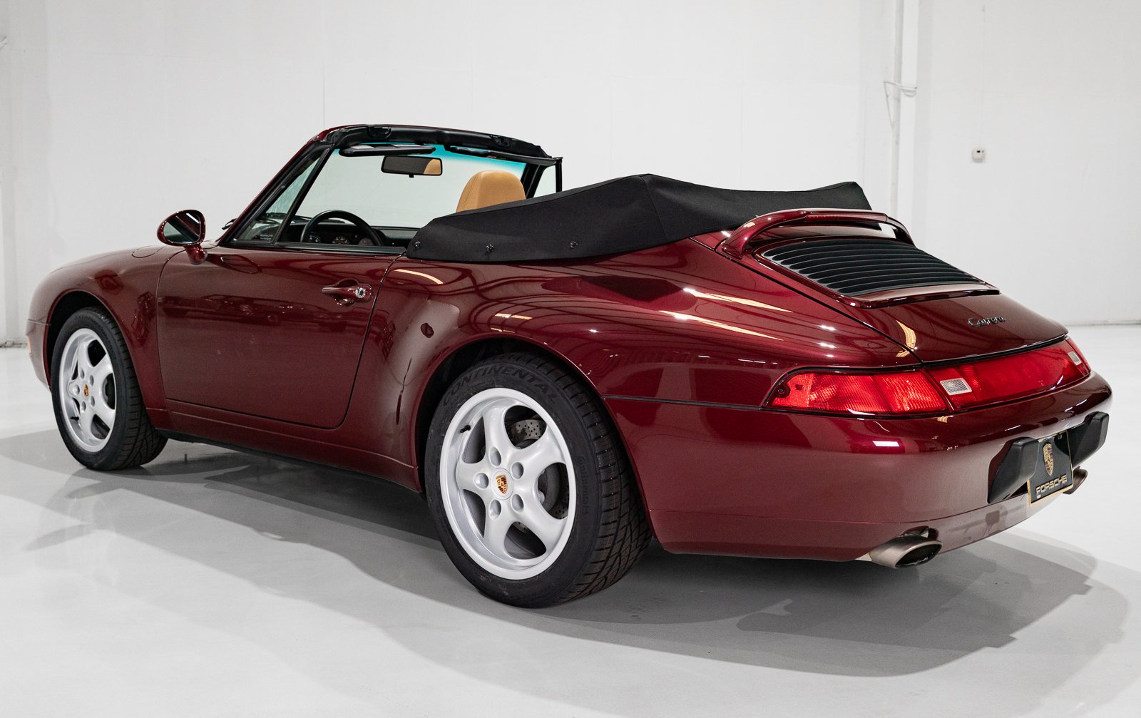 1998 Porsche 911 / 993 Carrera - CARRERA CABRIOLET (SIX-SPEED MANUAL, ONLY 9,540 MILES) SIX-SPEED MANUAL, ONLY 9,540 MILES, foto 11