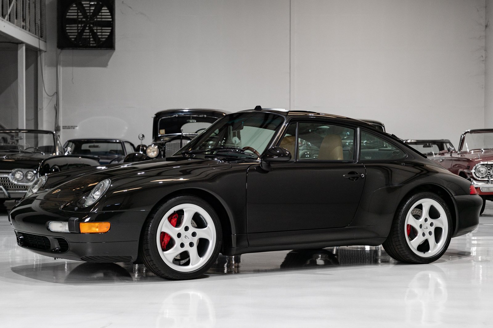 1998 Porsche 911 / 993 Carrera - CARRERA 4S SUNROOF COUPE (SIX-SPEED MANUAL, ONLY 1,926 MILES) SIX-SPEED MANUAL, ONLY 1,926 MILES, foto 2